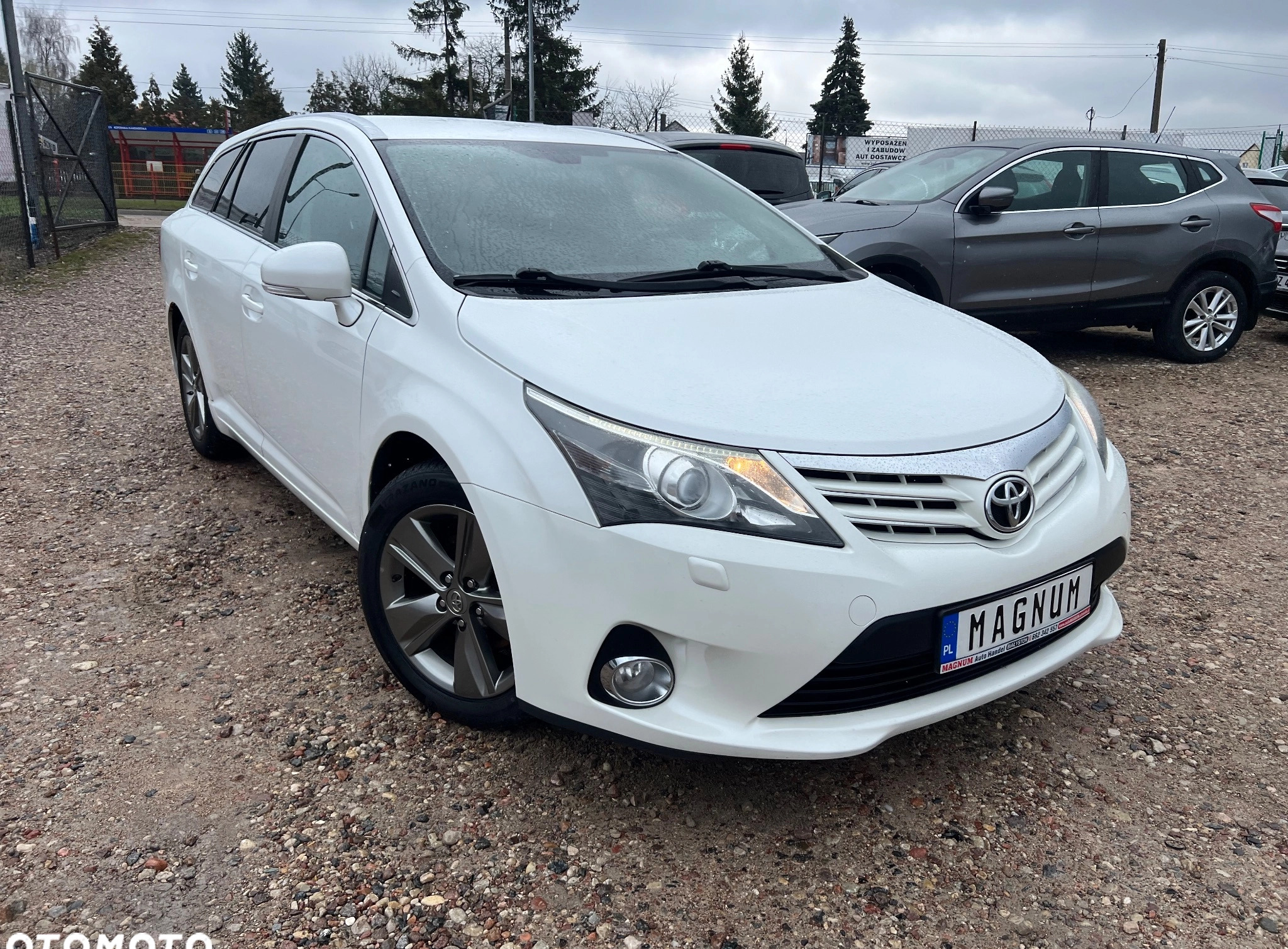 Toyota Avensis cena 47900 przebieg: 244000, rok produkcji 2014 z Łaskarzew małe 301
